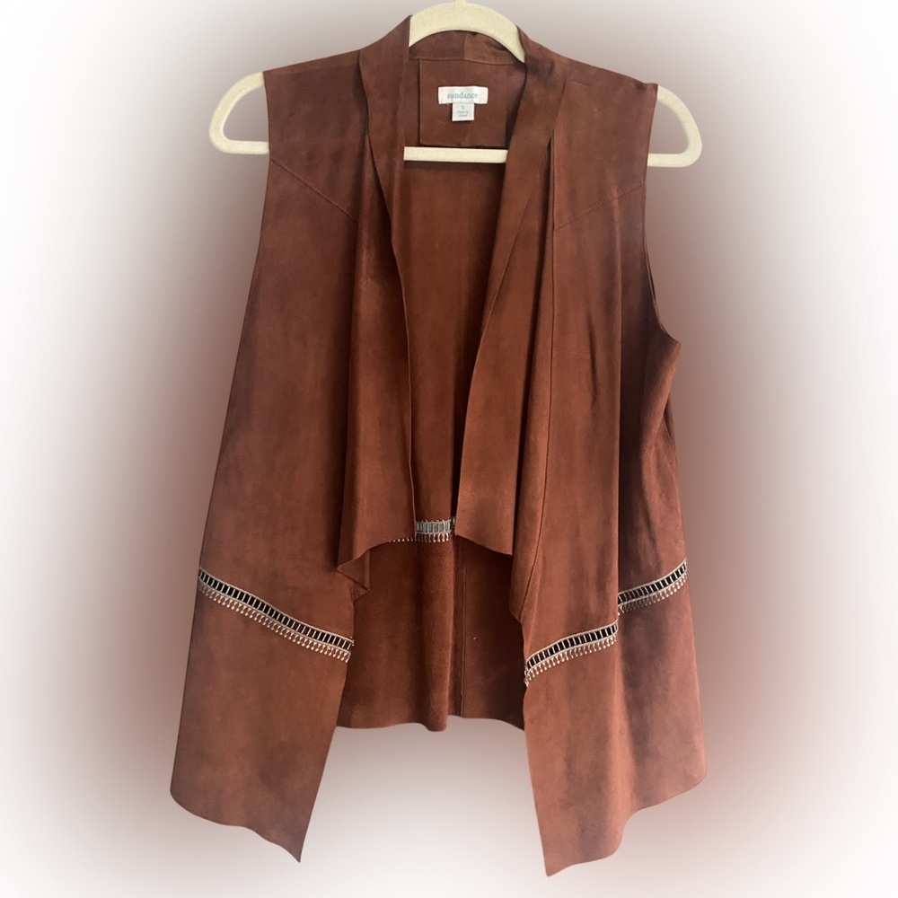 Sundance suede leather vest in rust with contrast stitching 🏜️